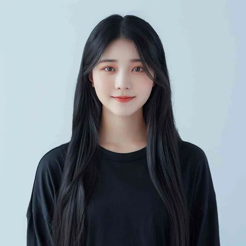 A Chinese girl with long black hair and wearing a dark long-sleeved round-neck T-shirt is smiling at the camera. The background color should be white to highlight his face. She has an Asian nose shape, medium skin tone, round eyes, and thin eyebrows. Her overall appearance conveys friendliness or confidence.--ar 1:1 --q 1 --v 6.0 - style2部分