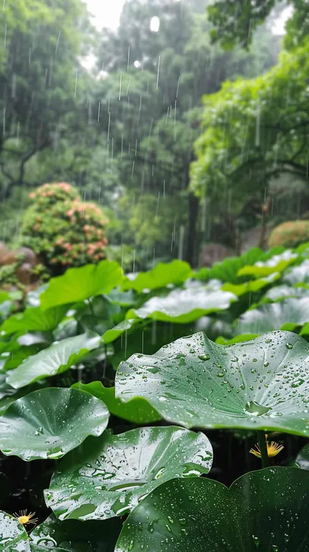 做一个微景观的雨林，植物是主体，有苔藓，树，河流，和小动物，微观镜头，有烟雾，在玻璃质感的缸，有暖色灯光，纯色背景，很高级 - style3部分